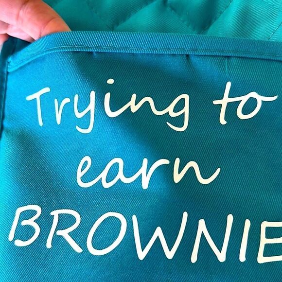 NWOT Pot Holder With Pocket Trying to Earn Brownie Points Turquoise Hot Pad - Picture 9 of 11